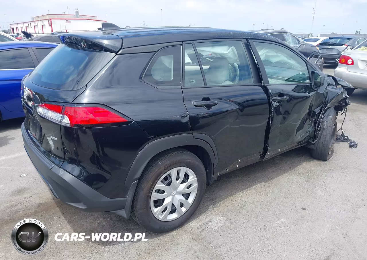 2024 Toyota Corolla Cross L VIN:7MUAAABG9RV109770 - 4