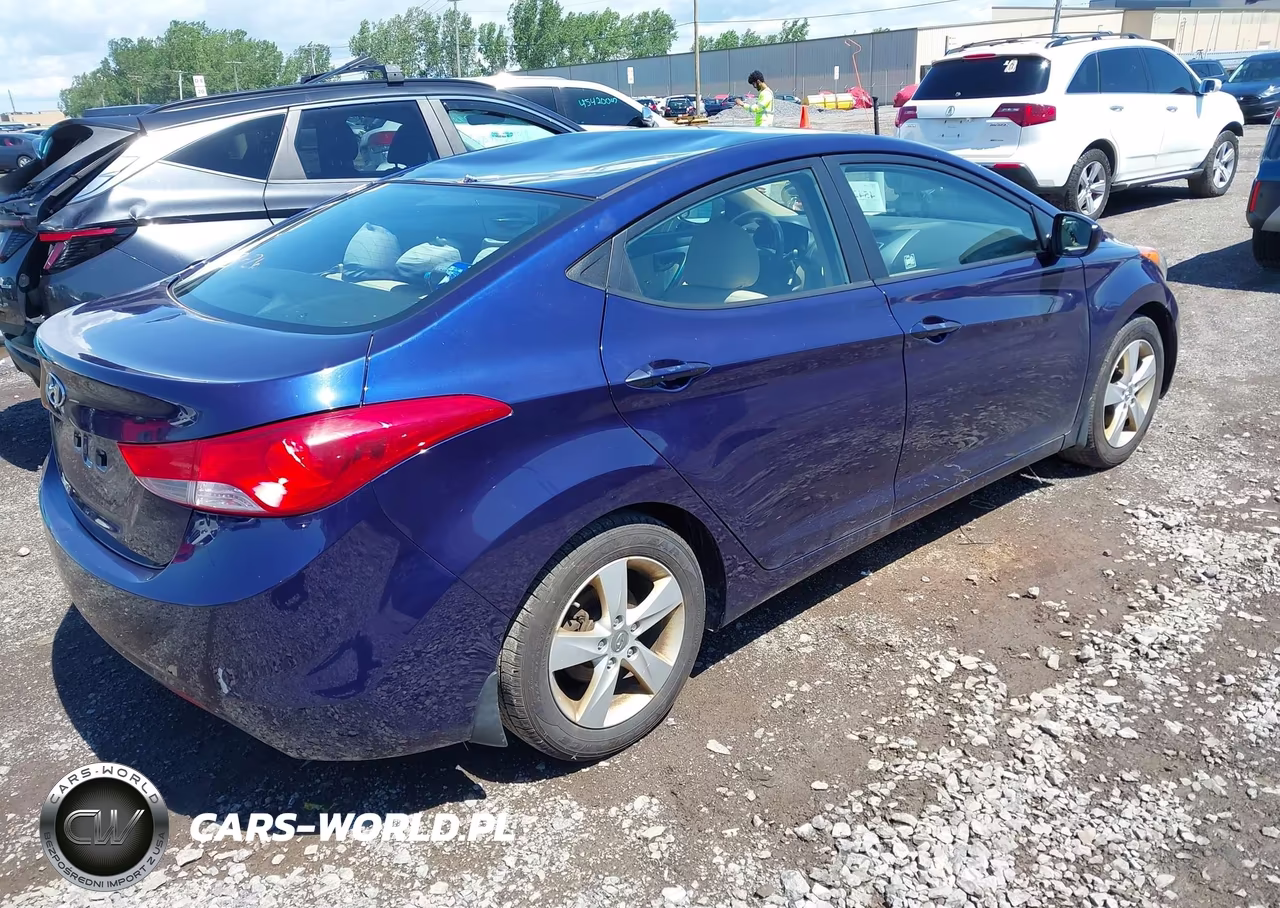 2013 Hyundai Elantra Gls VIN:5NPDH4AE0DH374077 - 4