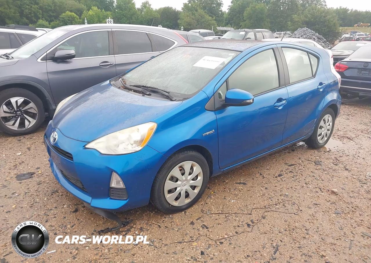 2012 Toyota Prius C Three VIN:JTDKDTB34C1004864 - 2
