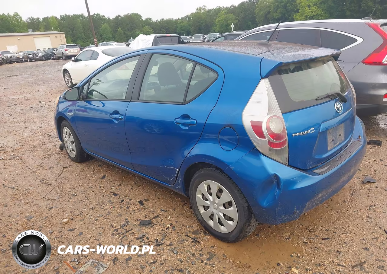 2012 Toyota Prius C Three VIN:JTDKDTB34C1004864 - 3