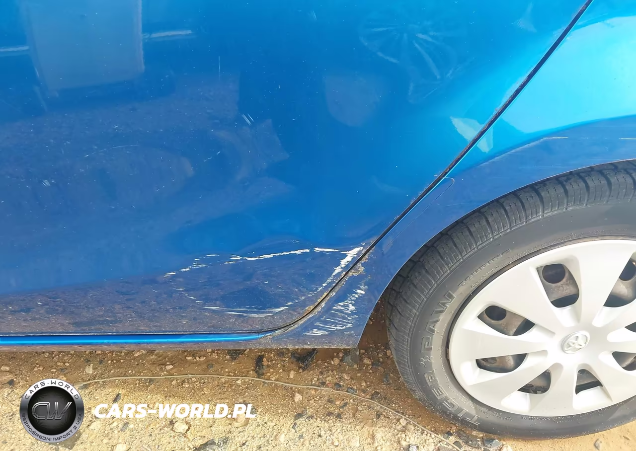 2012 Toyota Prius C Three VIN:JTDKDTB34C1004864 - 6