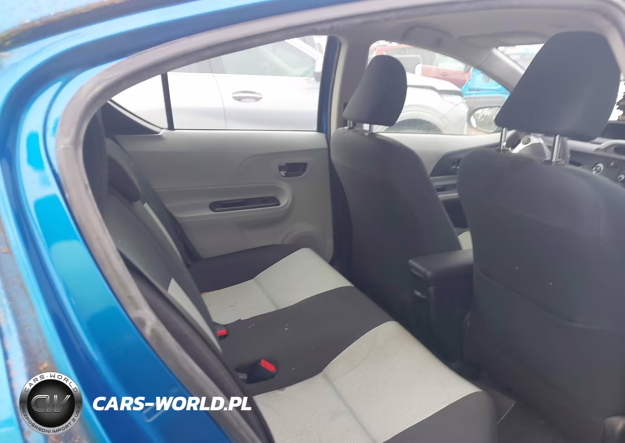 2012 Toyota Prius C Three VIN:JTDKDTB34C1004864 - 8