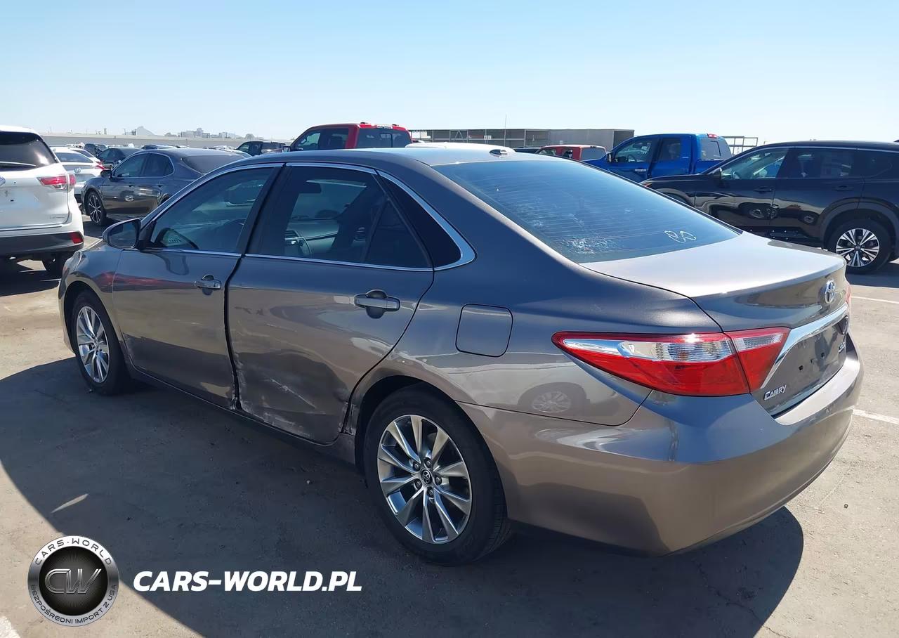2015 Toyota Camry Xle VIN:4T4BF1FK5FR455905 - 3