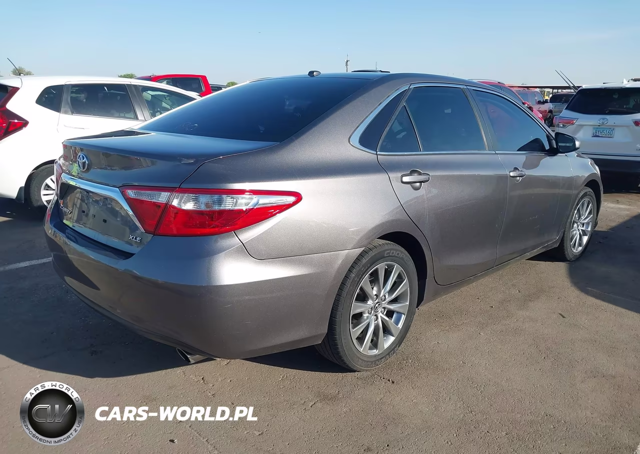2015 Toyota Camry Xle VIN:4T4BF1FK5FR455905 - 4