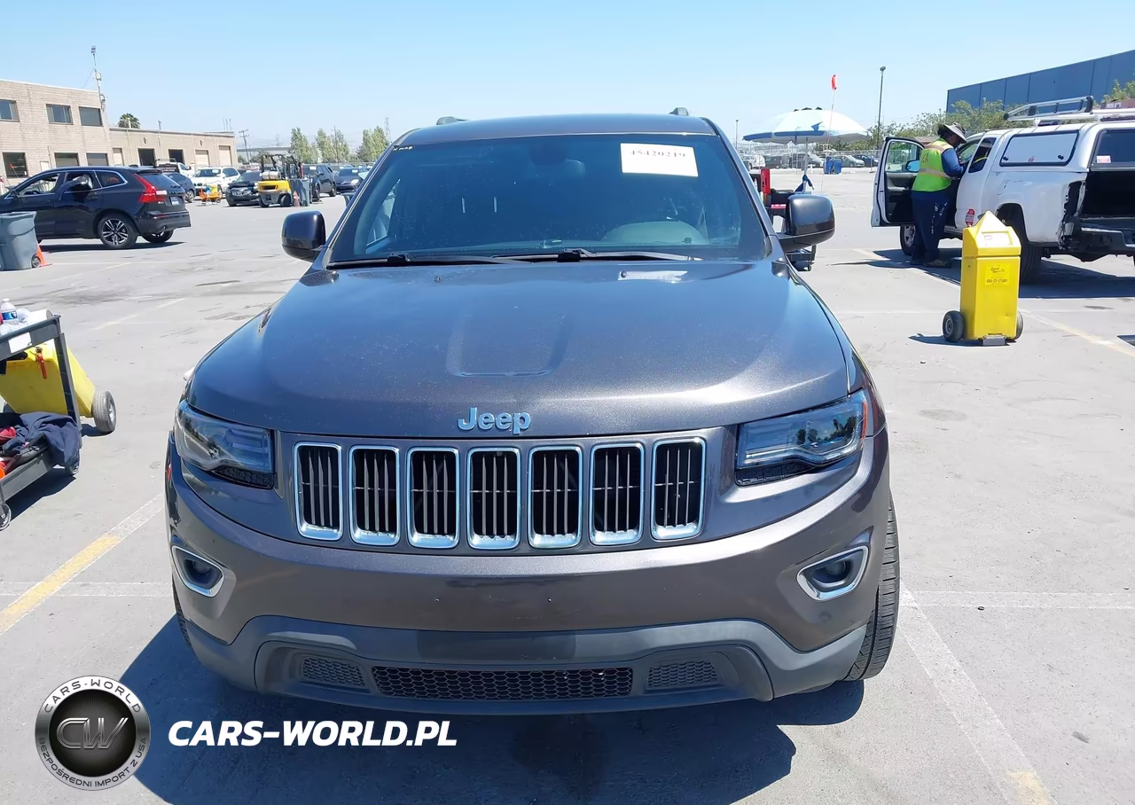 2015 Jeep Grand Cherokee Laredo VIN:1C4RJEAG9FC646819 - 12