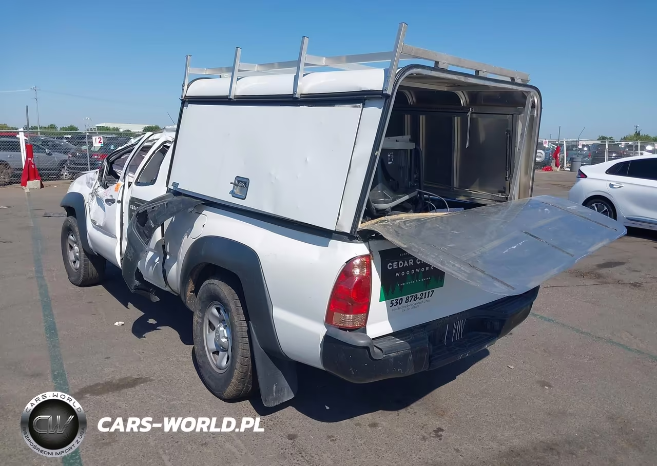 2013 Toyota Tacoma Prerunner V6 VIN:5TFTU4GN7DX040647 - 3