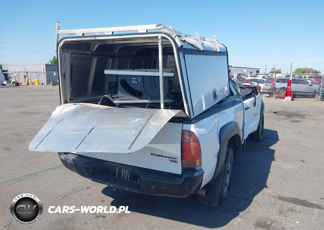 2013 Toyota Tacoma Prerunner V6 VIN:5TFTU4GN7DX040647 - 4