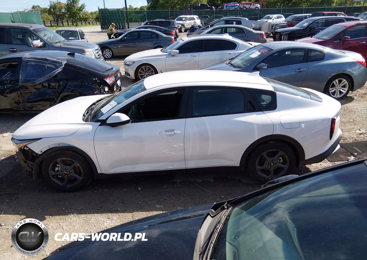 2025 Kia K4 Lxs VIN:3KPFT4DE6SE220624 - 15