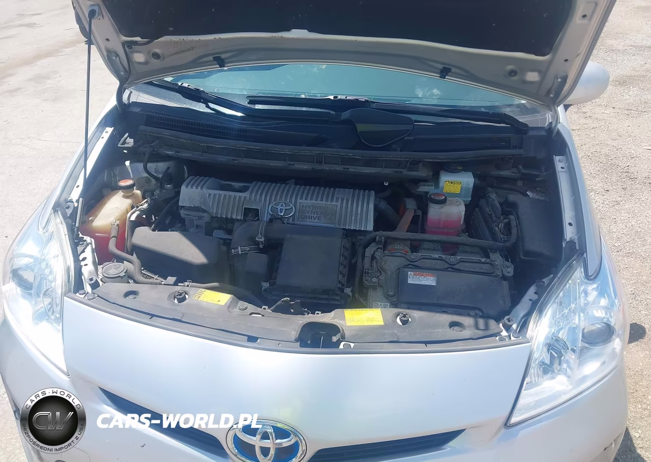 2015 Toyota Prius Two VIN:JTDKN3DU8F1882143 - 10