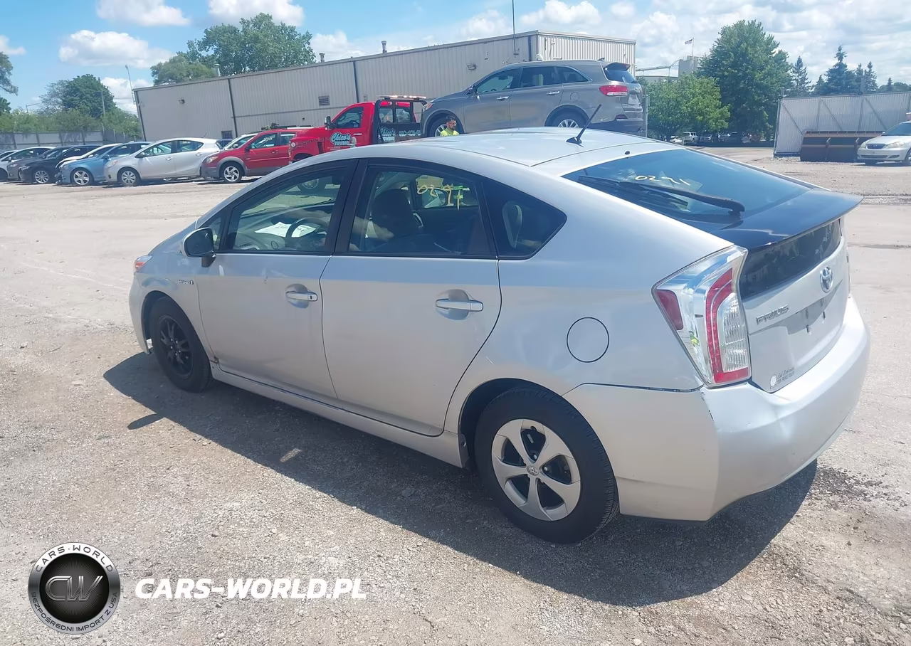 2015 Toyota Prius Two VIN:JTDKN3DU8F1882143 - 3