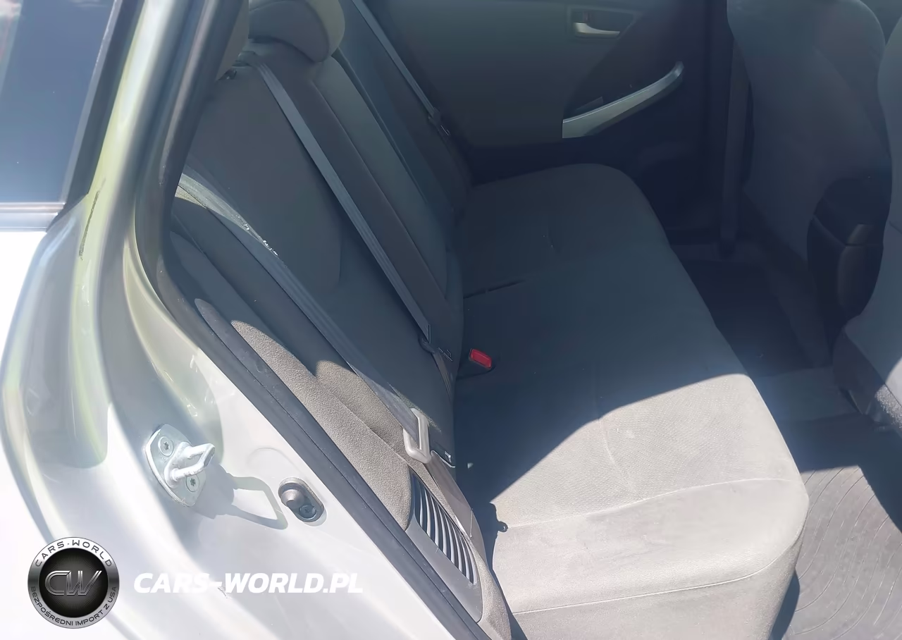 2015 Toyota Prius Two VIN:JTDKN3DU8F1882143 - 8