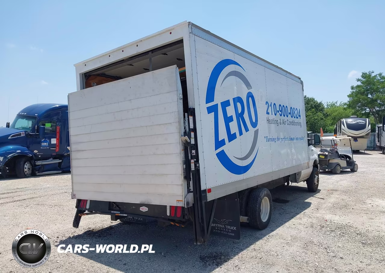 2022 Ford E-Series Cutaway VIN:1FDWE3FKXNDC02359 - 4