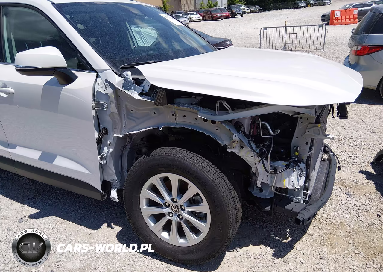2026 Toyota Grand Highlander Xle VIN:5TDAAAB50TS108197 - 18
