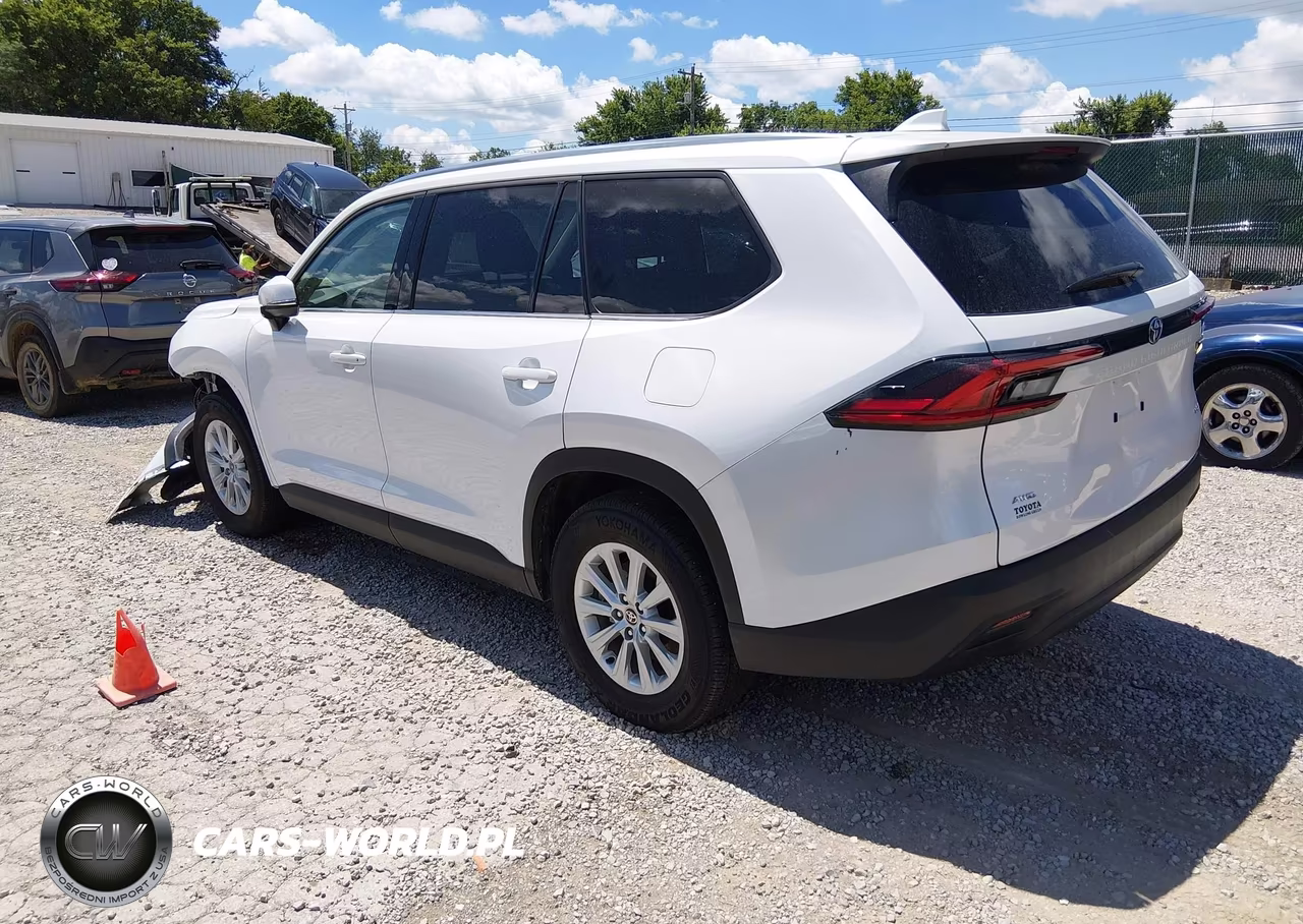 2026 Toyota Grand Highlander Xle VIN:5TDAAAB50TS108197 - 3