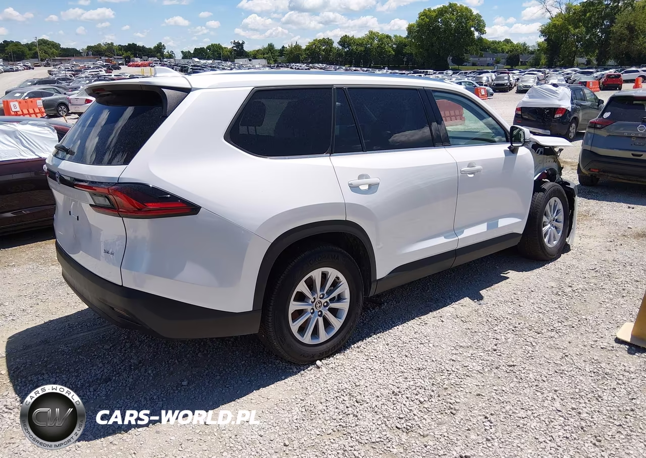 2026 Toyota Grand Highlander Xle VIN:5TDAAAB50TS108197 - 4