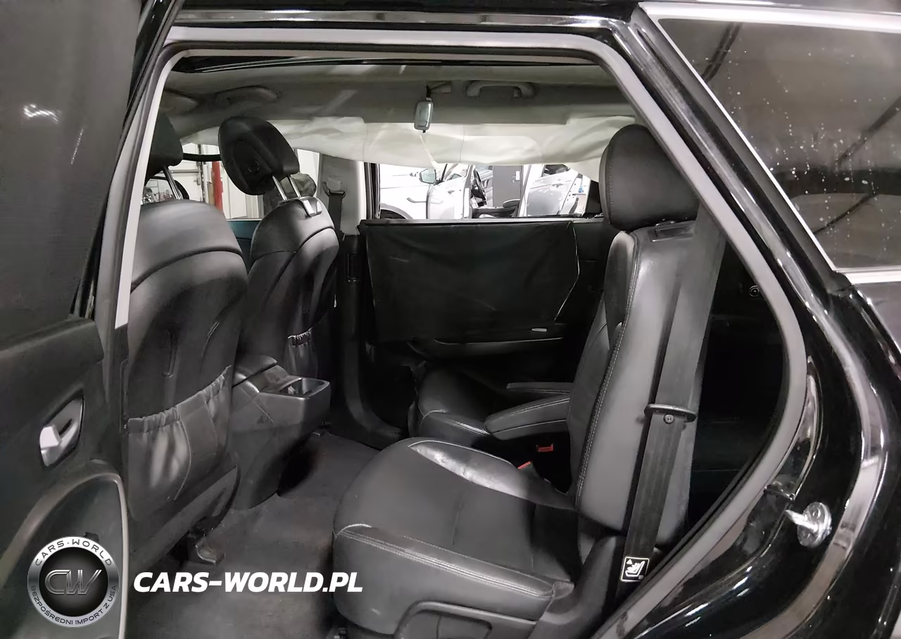 2017 Hyundai Santa Fe VIN:KM8SRDHF5HU203576 - 8