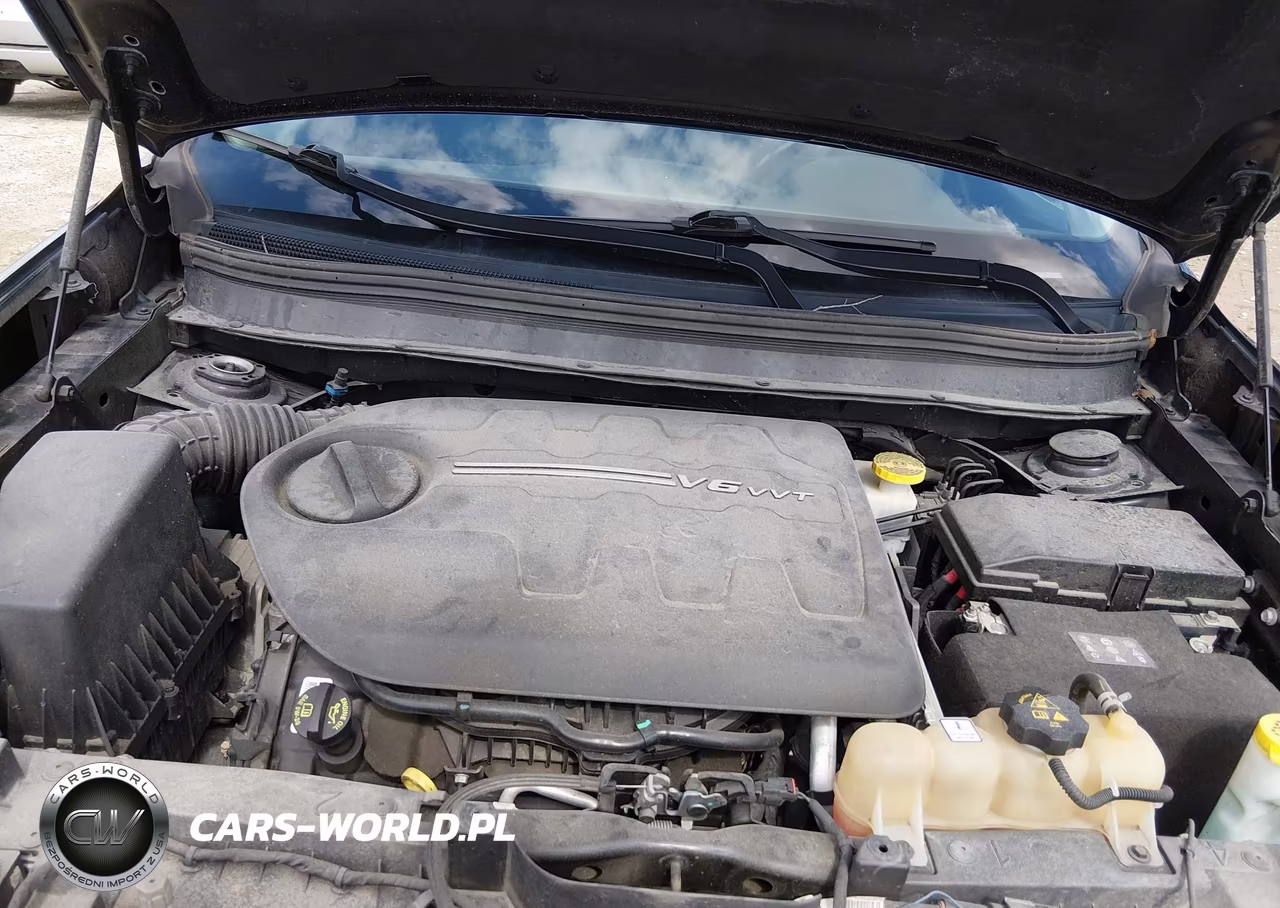 2019 Jeep Cherokee Latitude Plus 4X4 VIN:1C4PJMLX7KD121048 - 10