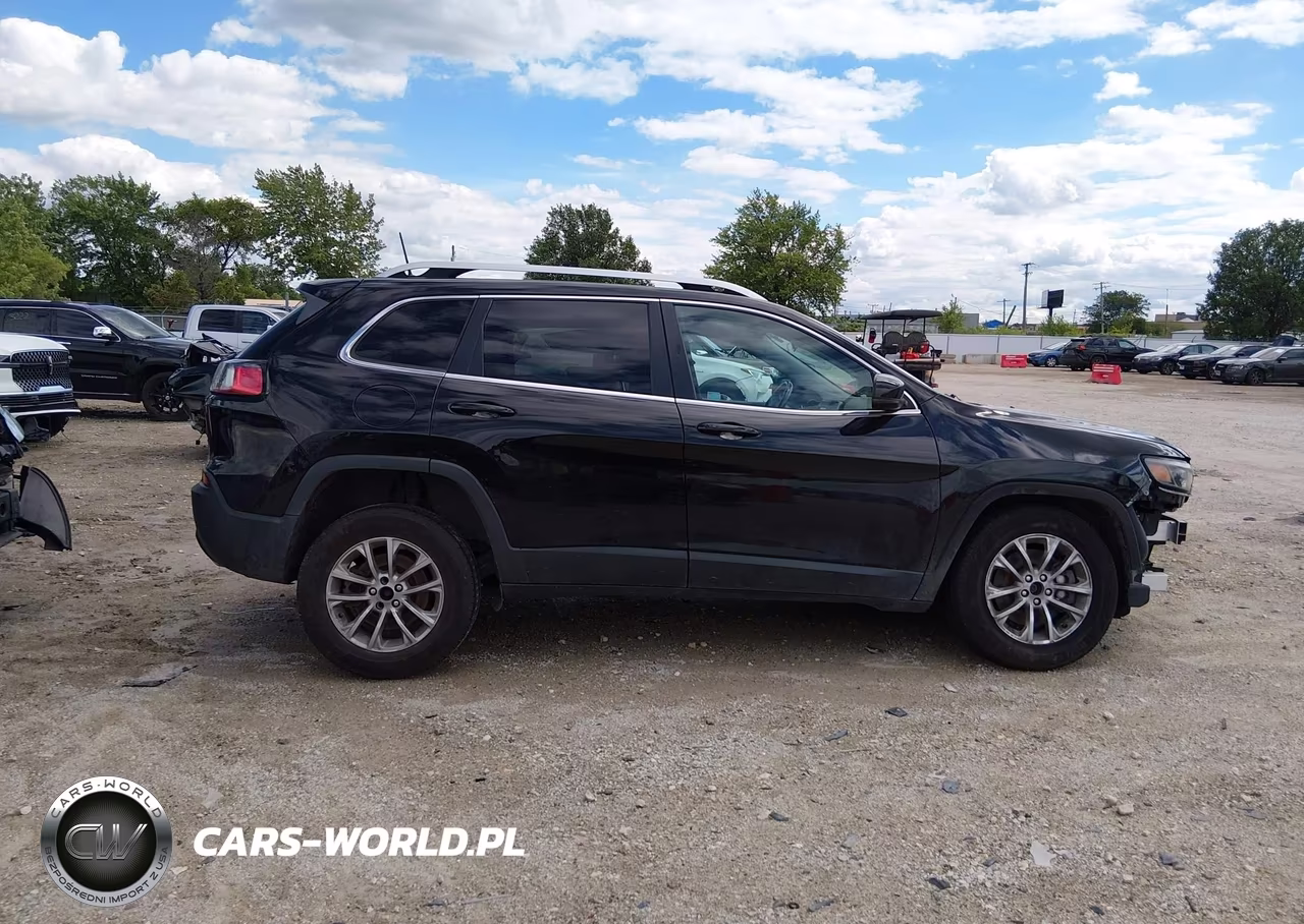 2019 Jeep Cherokee Latitude Plus 4X4 VIN:1C4PJMLX7KD121048 - 13