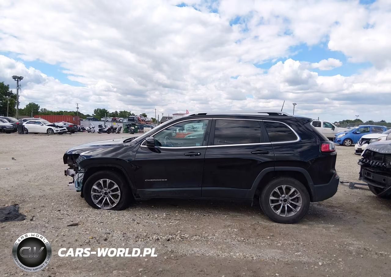 2019 Jeep Cherokee Latitude Plus 4X4 VIN:1C4PJMLX7KD121048 - 14