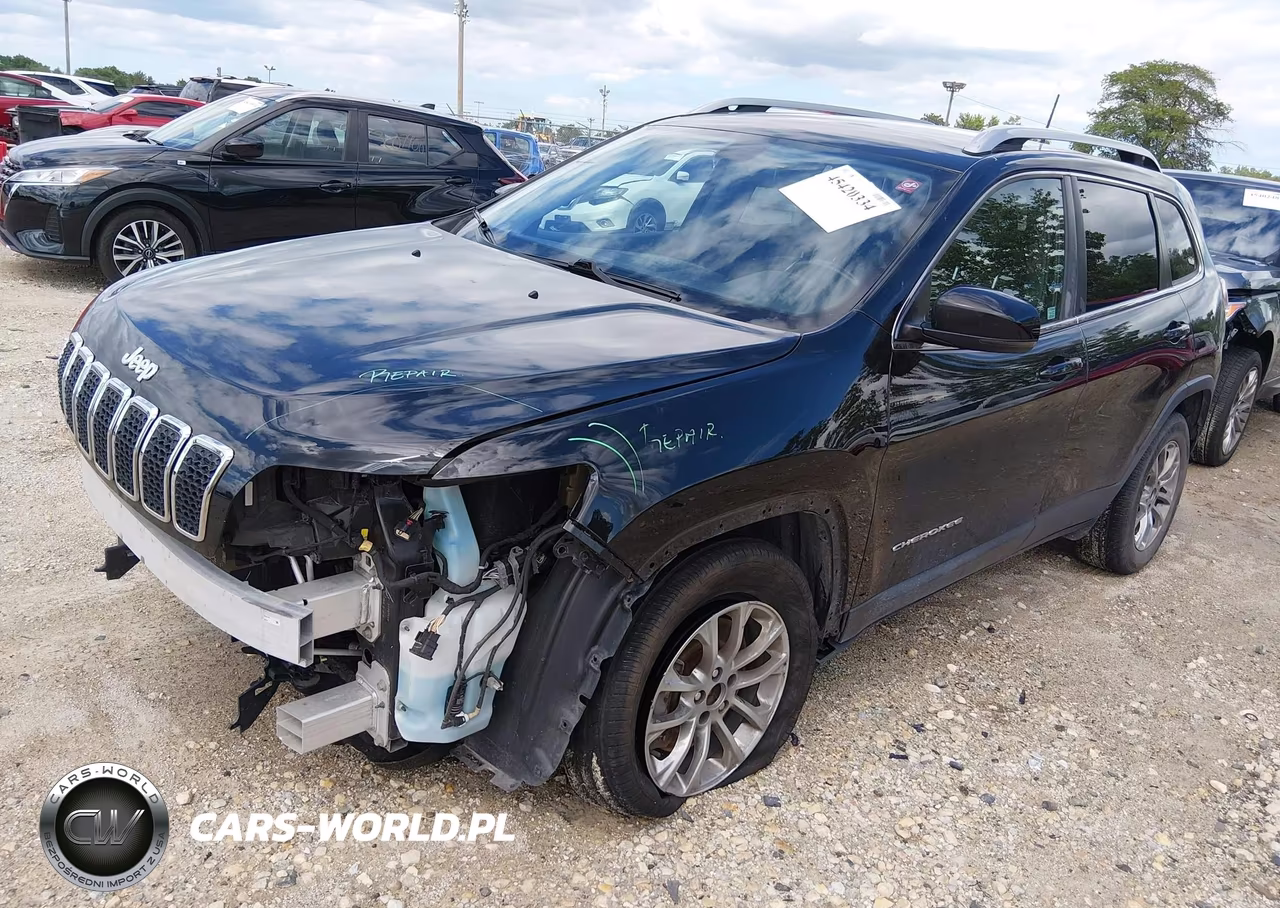 2019 Jeep Cherokee Latitude Plus 4X4 VIN:1C4PJMLX7KD121048 - 2