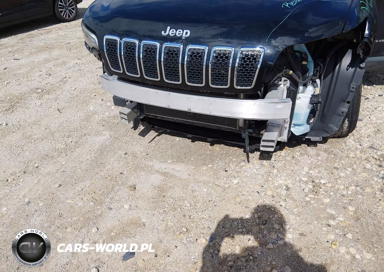 2019 Jeep Cherokee Latitude Plus 4X4 VIN:1C4PJMLX7KD121048 - 6