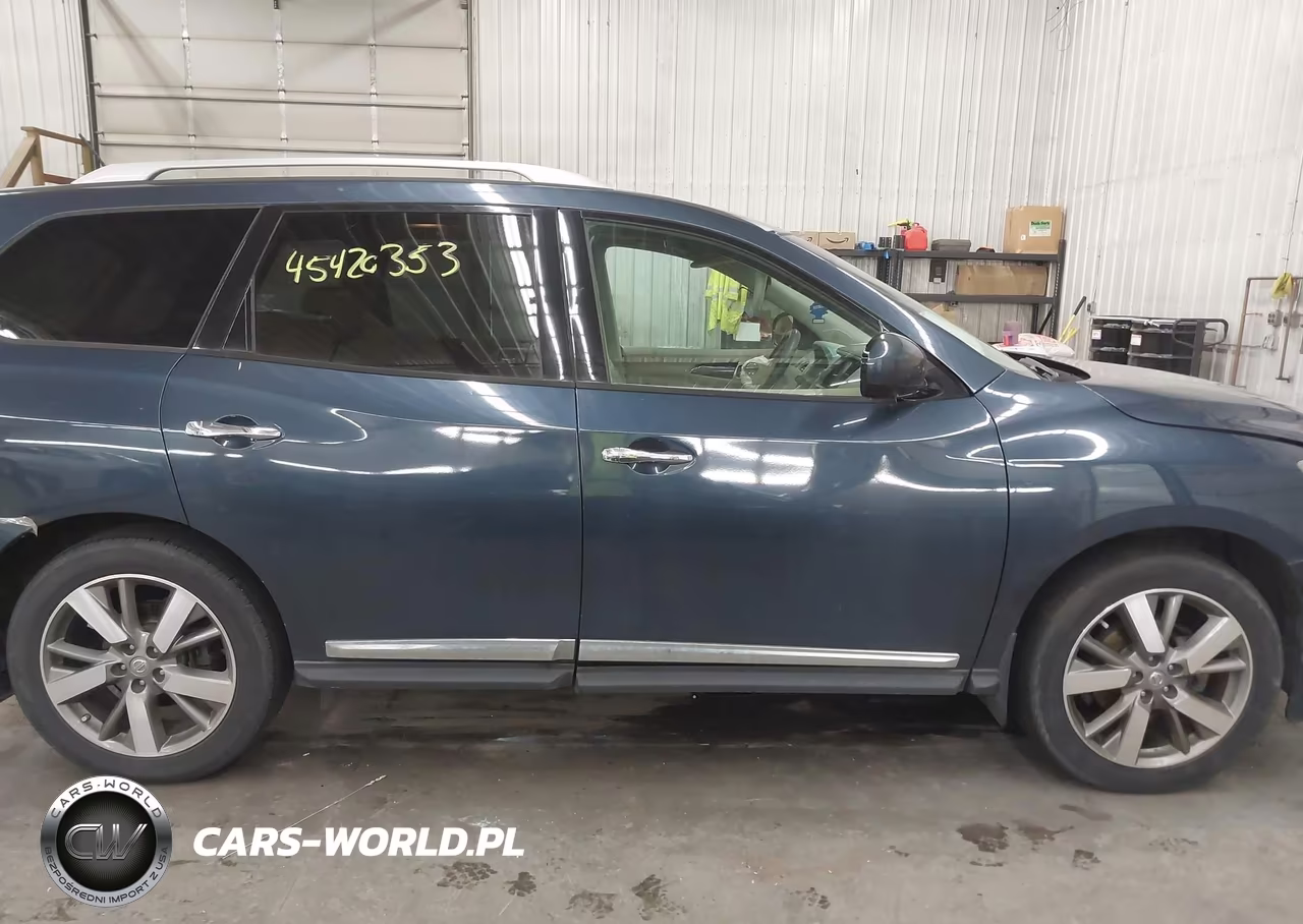 2015 Nissan Pathfinder Platinum VIN:5N1AR2MM6FC634919 - 13