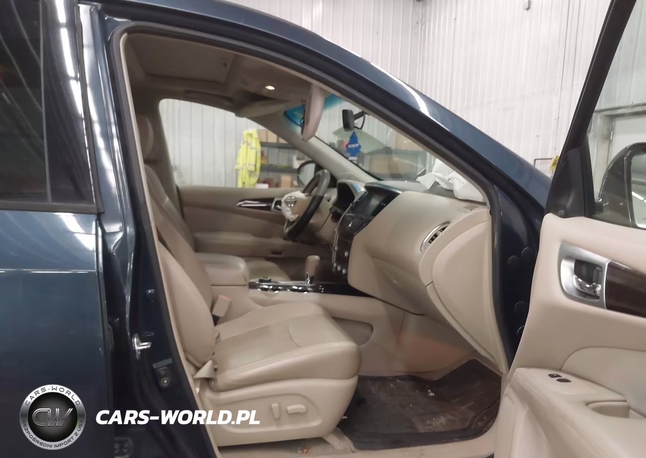 2015 Nissan Pathfinder Platinum VIN:5N1AR2MM6FC634919 - 5