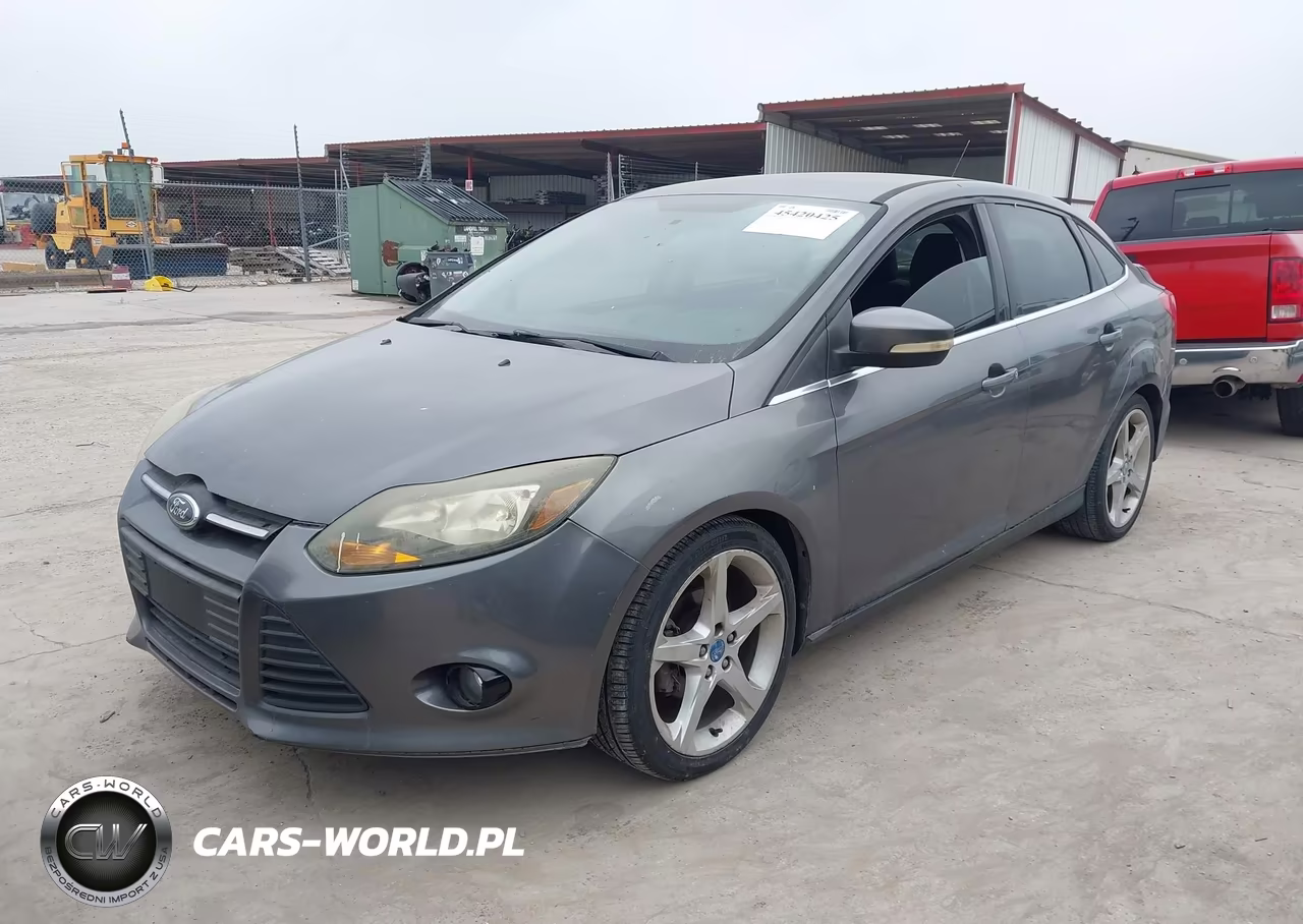 2012 Ford Focus Titanium VIN:1FAHP3J28CL409744 - 2