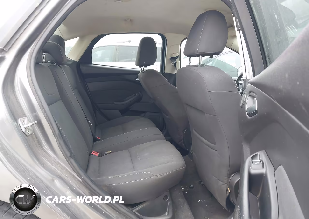 2012 Ford Focus Titanium VIN:1FAHP3J28CL409744 - 8