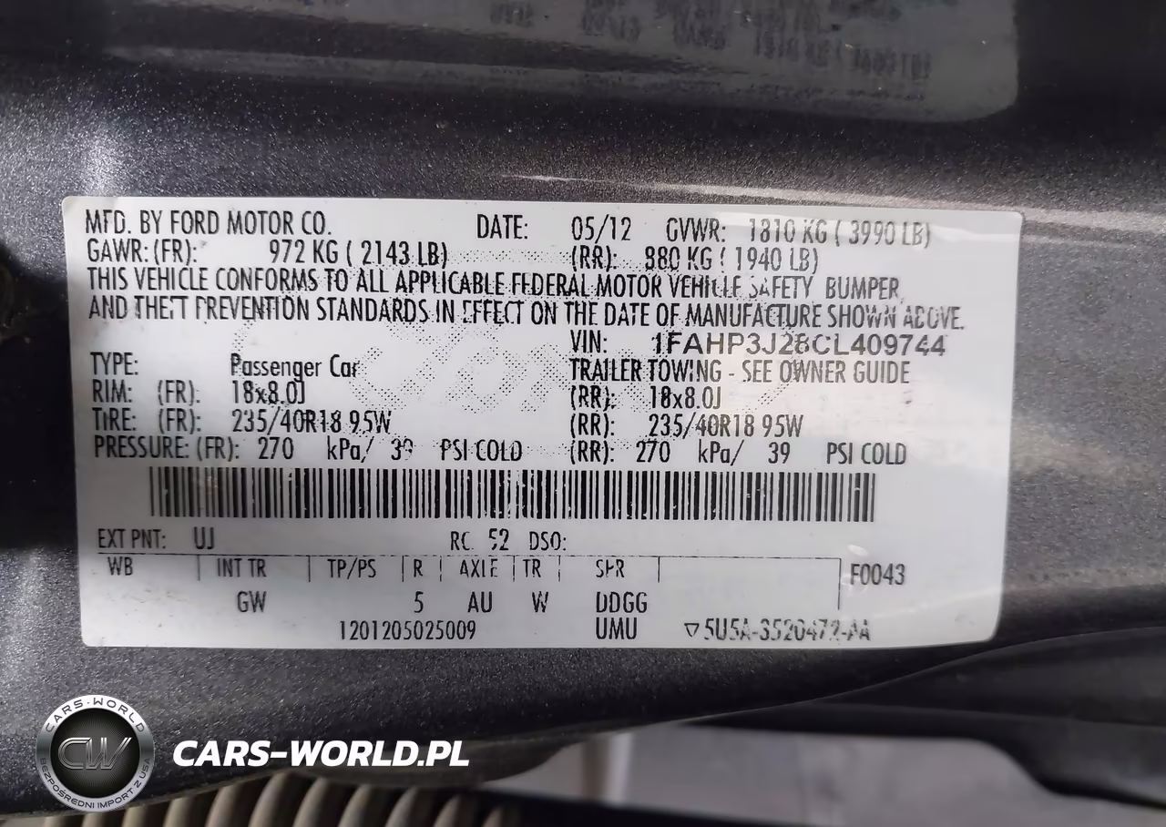 2012 Ford Focus Titanium VIN:1FAHP3J28CL409744 - 9