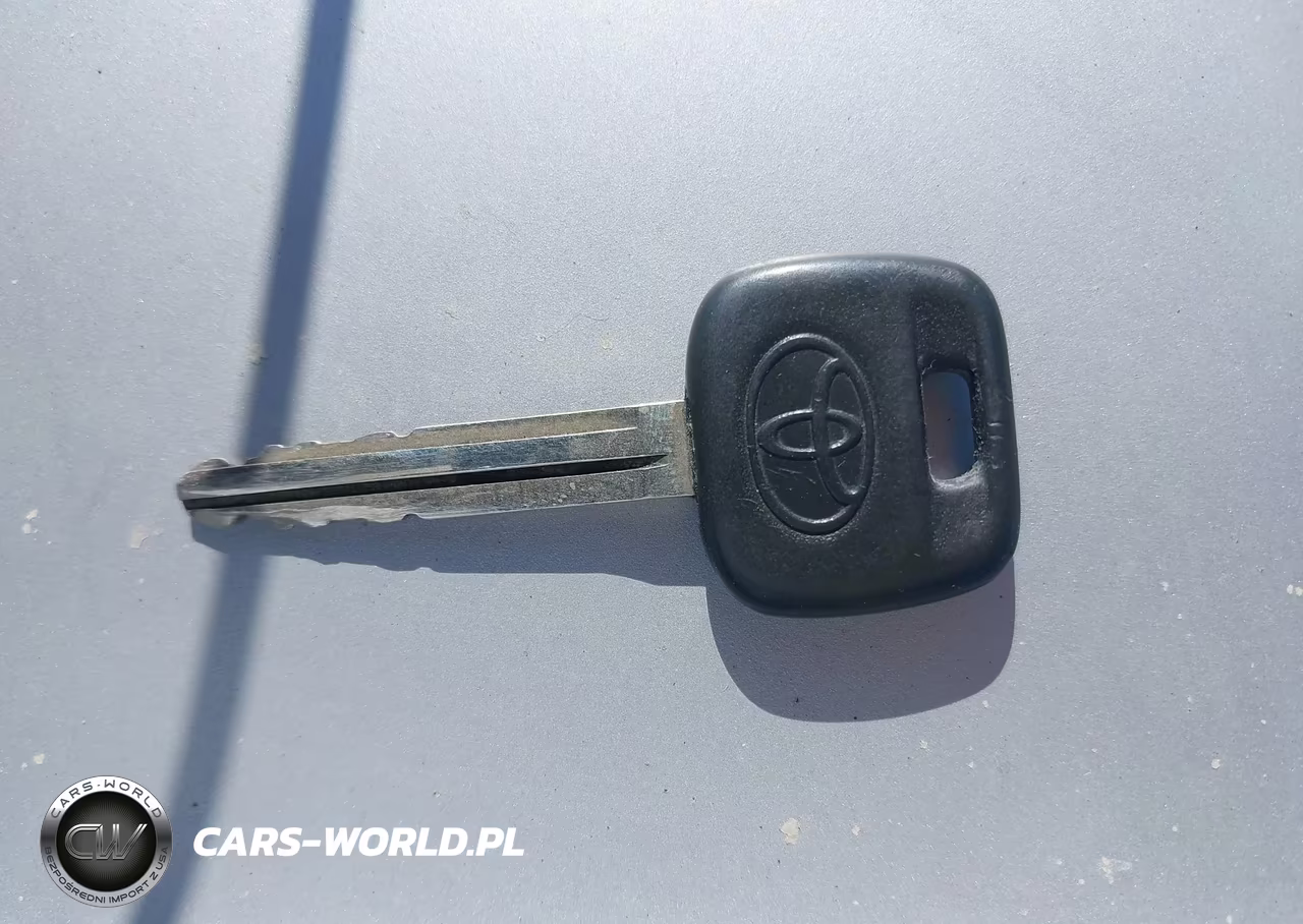 2003 Toyota Camry Le VIN:JTDBE32K330226502 - 11