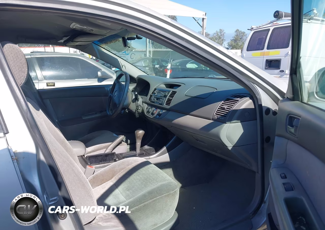 2003 Toyota Camry Le VIN:JTDBE32K330226502 - 5