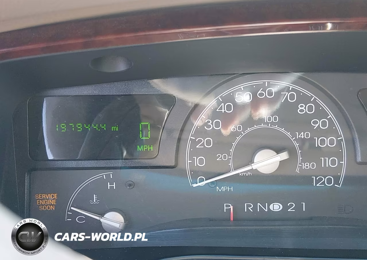2004 Lincoln Town Car Signature VIN:1LNHM81W54Y678061 - 7