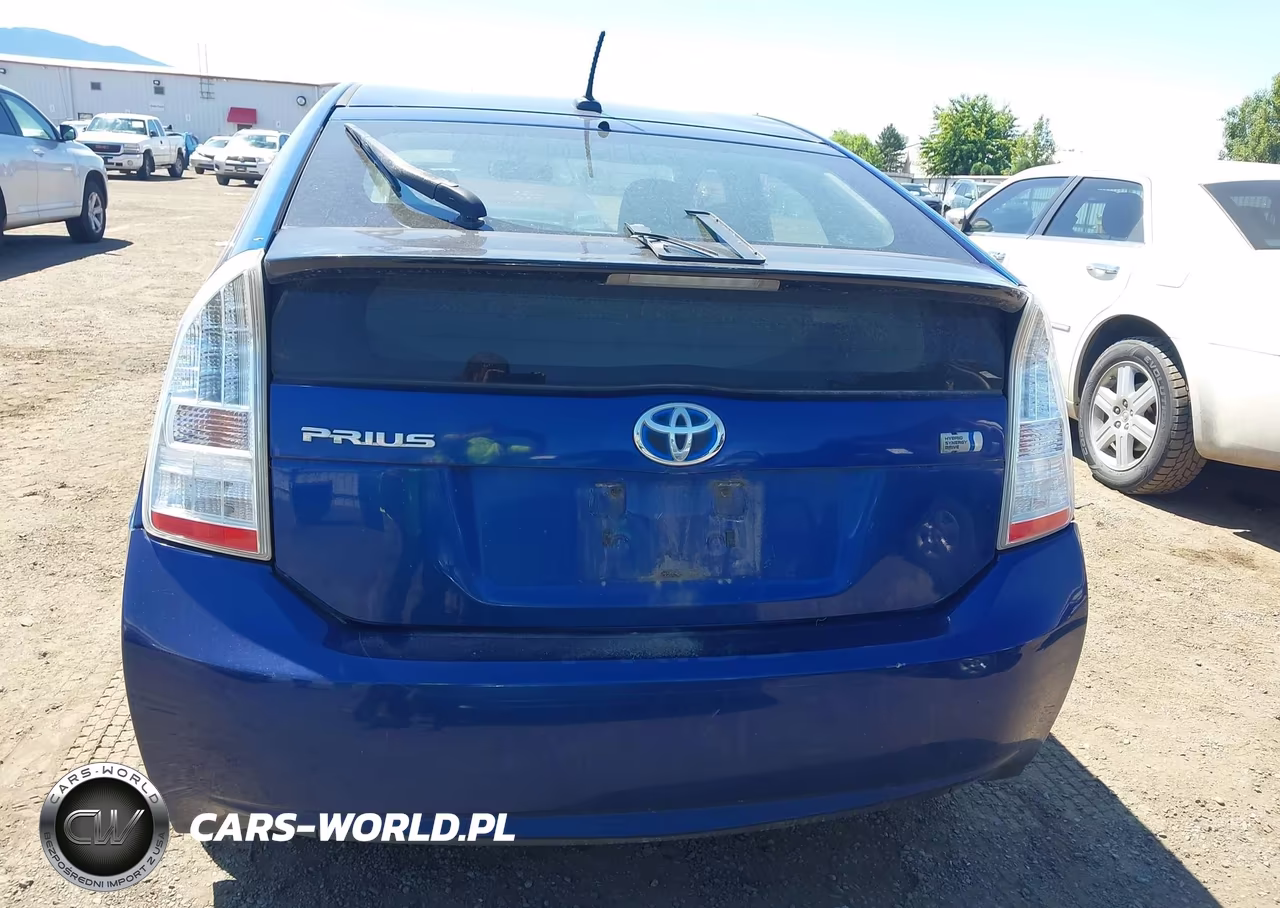 2011 Toyota Prius Two VIN:JTDKN3DUXB0314105 - 16