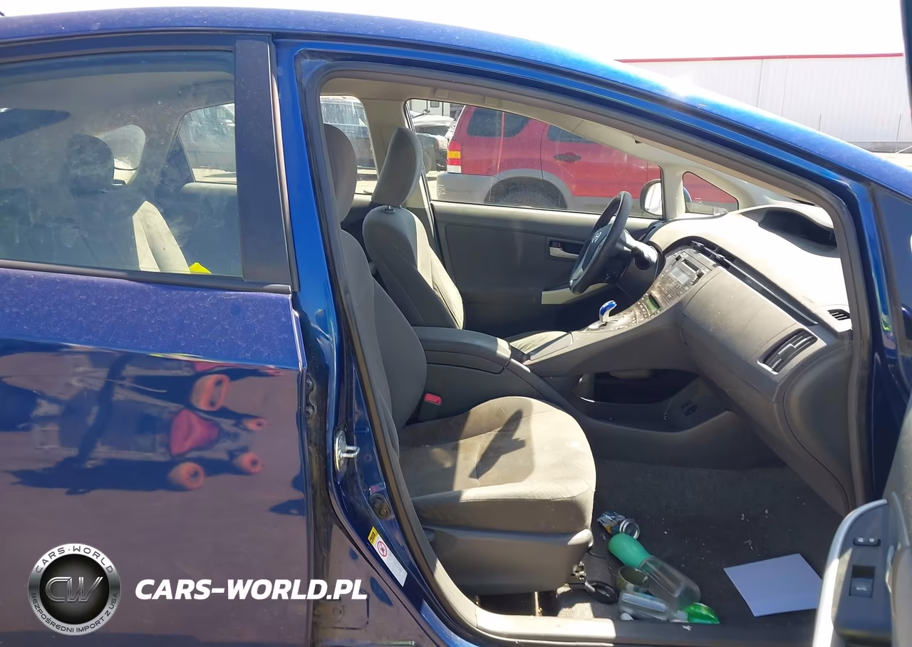 2011 Toyota Prius Two VIN:JTDKN3DUXB0314105 - 5