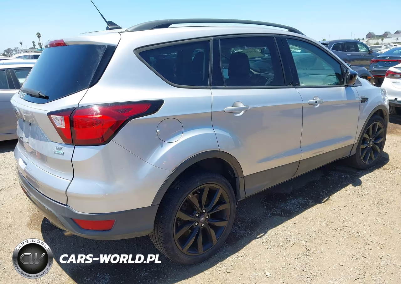 2019 Ford Escape Se VIN:1FMCU0GD5KUB80500 - 4