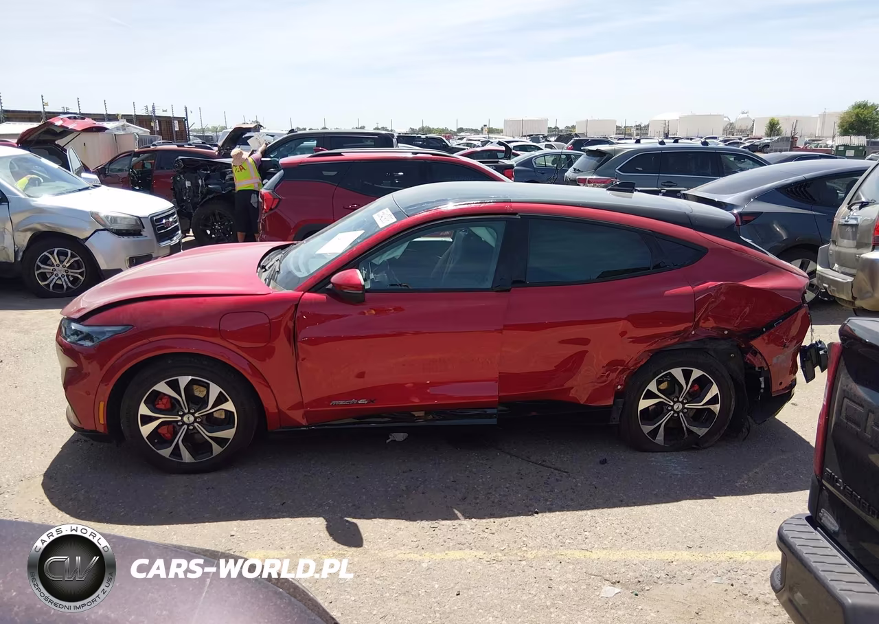 2021 Ford Mustang Mach-E Premium VIN:3FMTK3SU8MMA10878 - 15