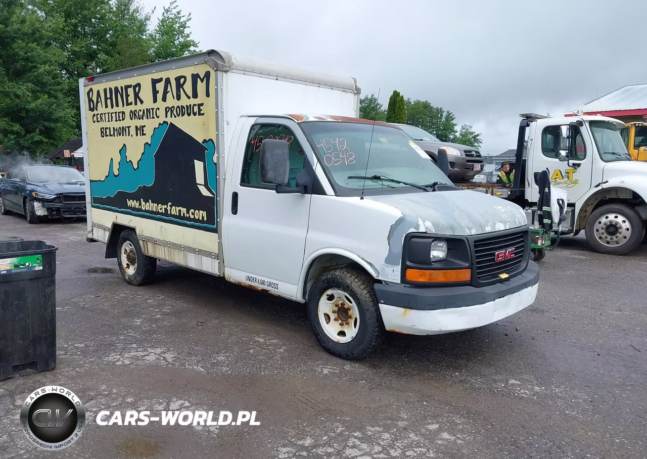 2003 GMC Savana Cutaway Standard