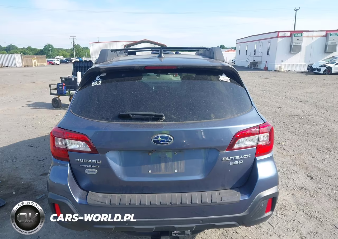 2018 Subaru Outback 3.6R Limited VIN:4S4BSENC9J3337703 - 17