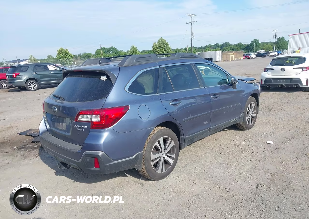 2018 Subaru Outback 3.6R Limited VIN:4S4BSENC9J3337703 - 4