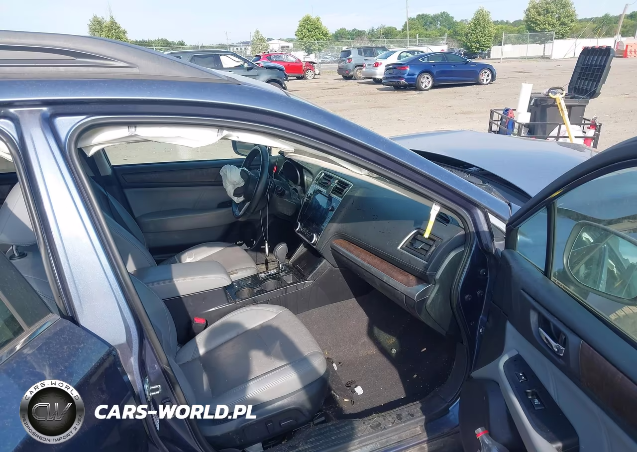 2018 Subaru Outback 3.6R Limited VIN:4S4BSENC9J3337703 - 5