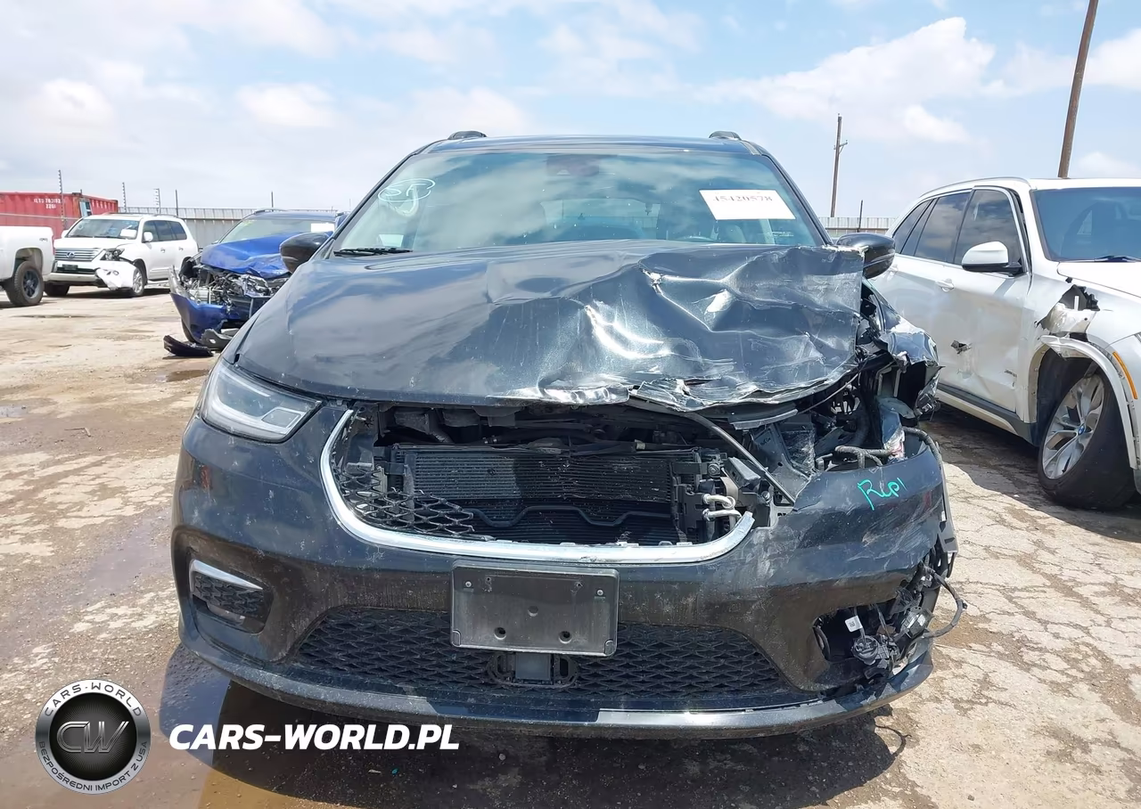 2022 Chrysler Pacifica Touring L VIN:2C4RC1BG4NR229485 - 13