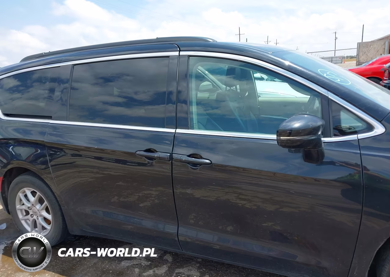 2022 Chrysler Pacifica Touring L VIN:2C4RC1BG4NR229485 - 14