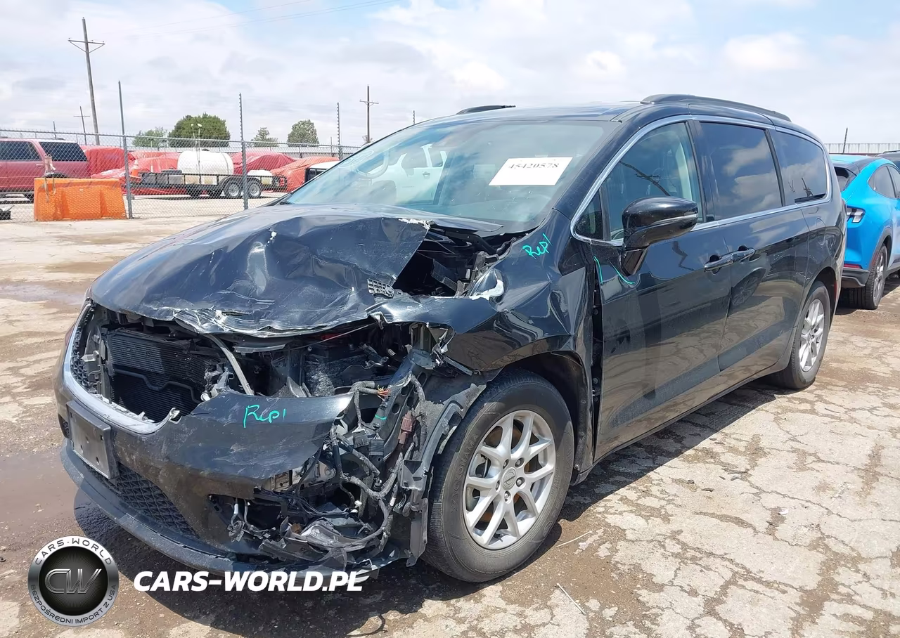 2022 Chrysler Pacifica Touring L VIN:2C4RC1BG4NR229485 - 2