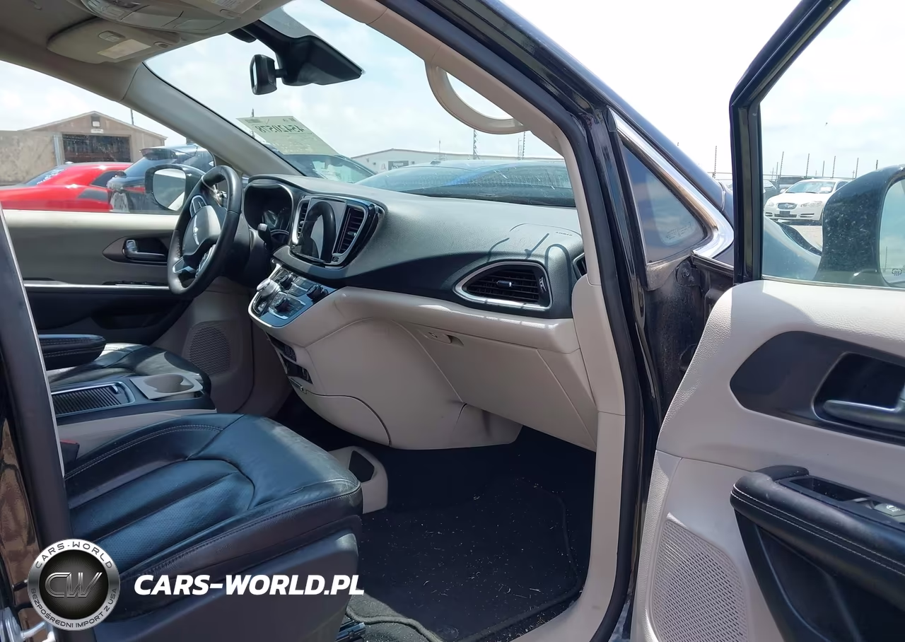 2022 Chrysler Pacifica Touring L VIN:2C4RC1BG4NR229485 - 5