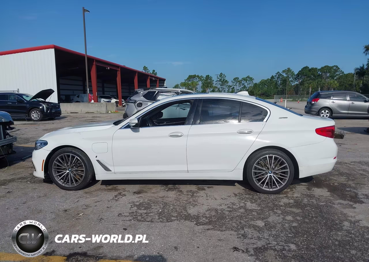 2018 BMW 530E xDrive Iperformance VIN:WBAJB1C50JB085663 - 14