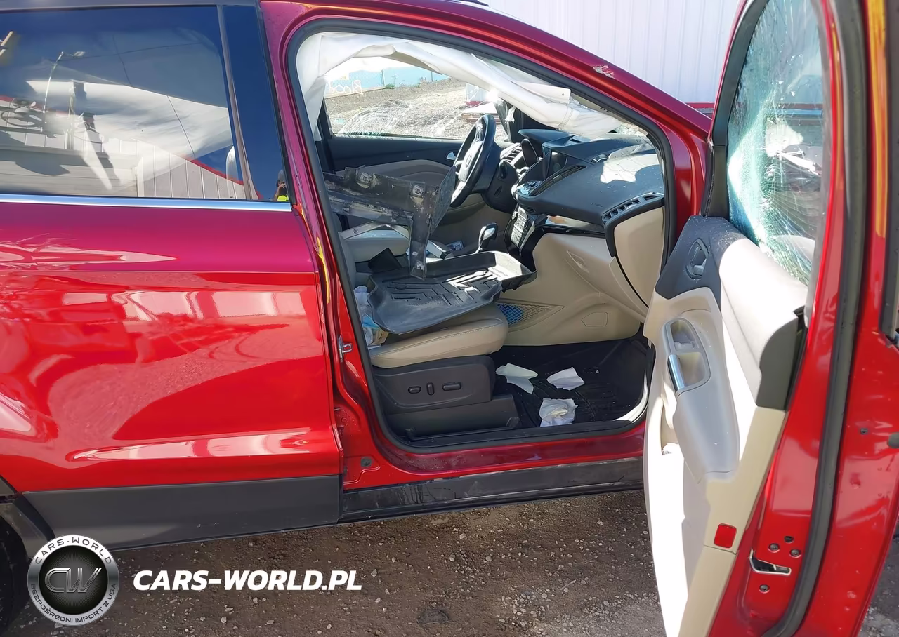 2018 Ford Escape Titanium VIN:1FMCU9J9XJUA25223 - 5