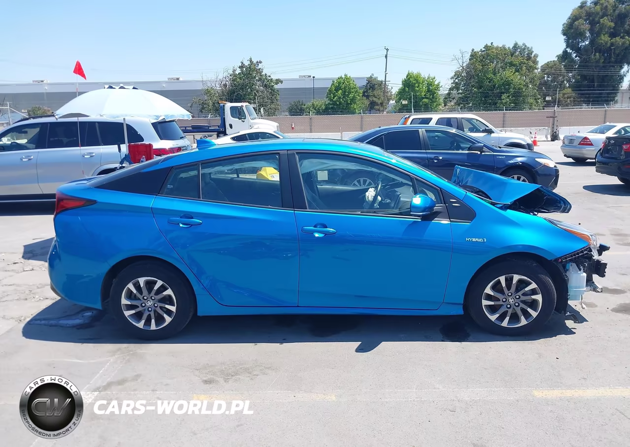 2021 Toyota Prius Limited VIN:JTDKAMFU6M3130179 - 14