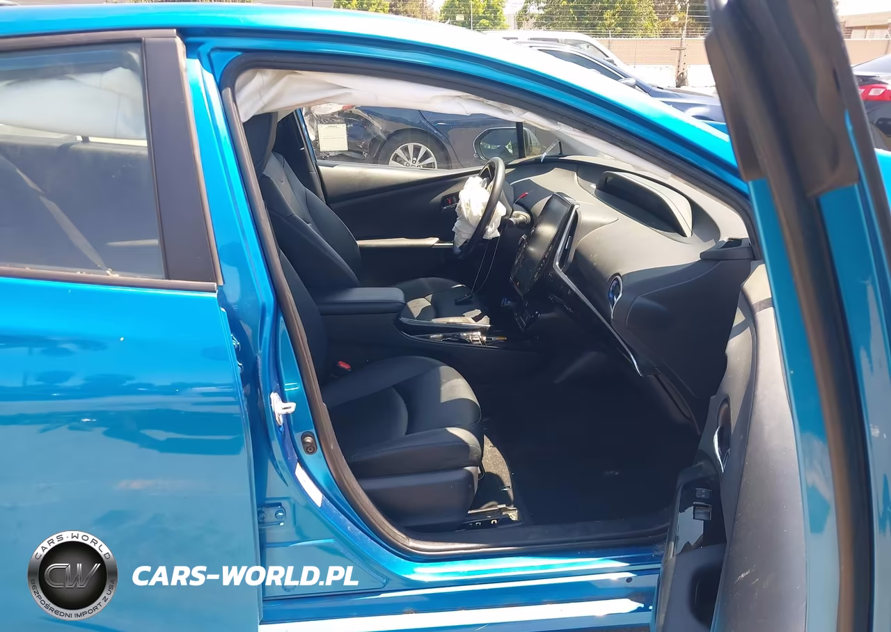 2021 Toyota Prius Limited VIN:JTDKAMFU6M3130179 - 5