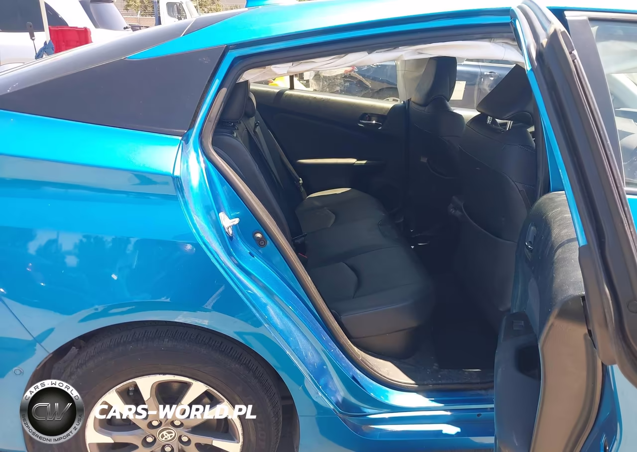 2021 Toyota Prius Limited VIN:JTDKAMFU6M3130179 - 8